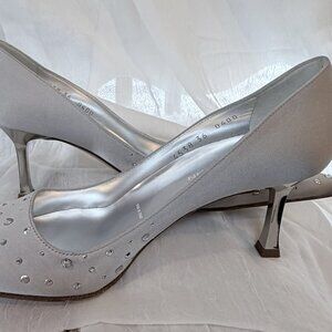 St. John Couture Silver Rhinestone Evening Pumps Made in Italy - Size 36